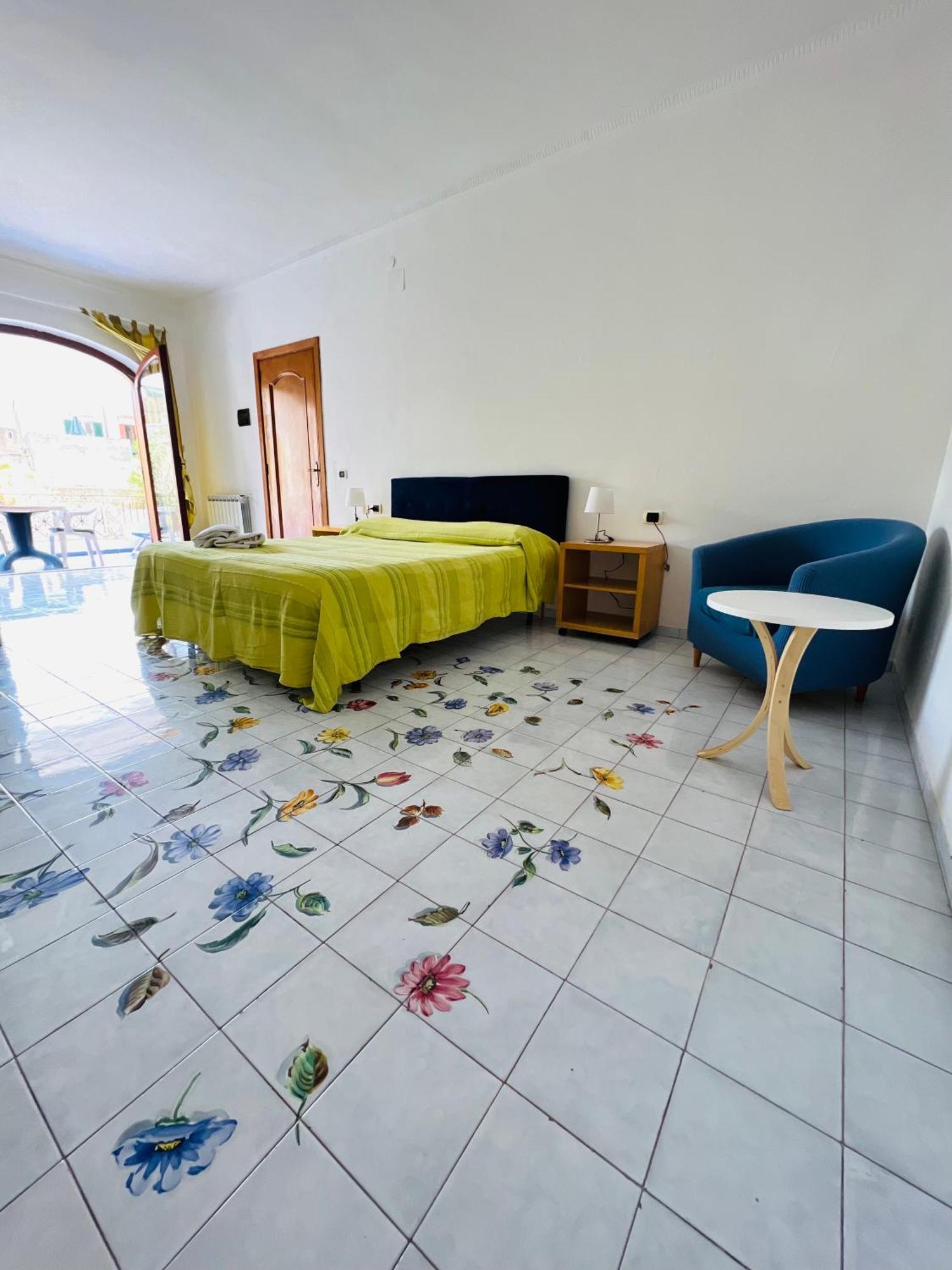Villa Thomas Bb Conduzione Familiare Forio di Ischia Pokój zdjęcie
